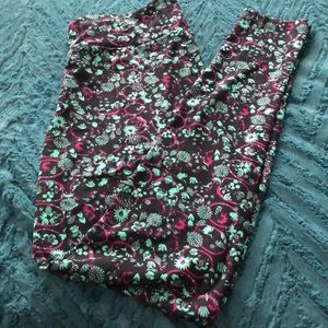LuLaRoe TC leggings super cute print.